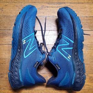 New Balance Fresh foam 880 size 10 wide in Electric Teal. Only worn one time.